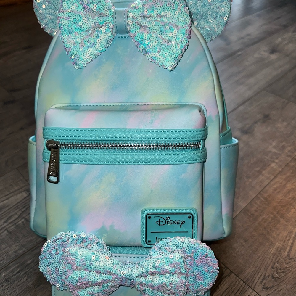 Loungefly Minnie Mouse sequins Bow mini backpack with matching wallet - Picture 3 of 7